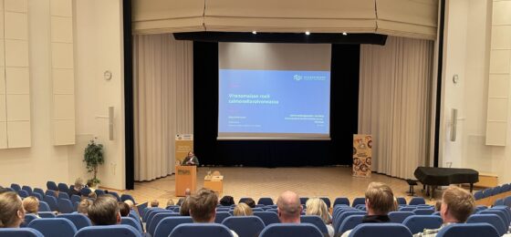 Salmonellavapauden merkitys kotimaisessa broilerituotannossa -tilaisuus kokosi yhteen lähes 70 broilerituotantoketjun toimijaa